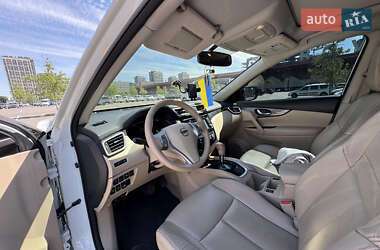 Позашляховик / Кросовер Nissan Rogue 2014 в 