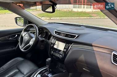 Внедорожник / Кроссовер Nissan Rogue 2014 в 