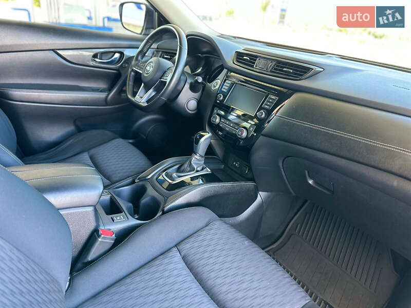 Позашляховик / Кросовер Nissan Rogue 2018 в Запоріжжі