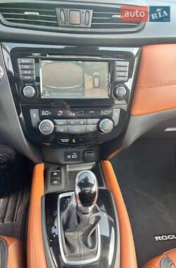 Внедорожник / Кроссовер Nissan Rogue 2018 в 