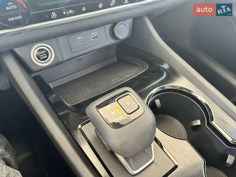 Позашляховик / Кросовер Nissan Rogue 2022 в Миколаєві