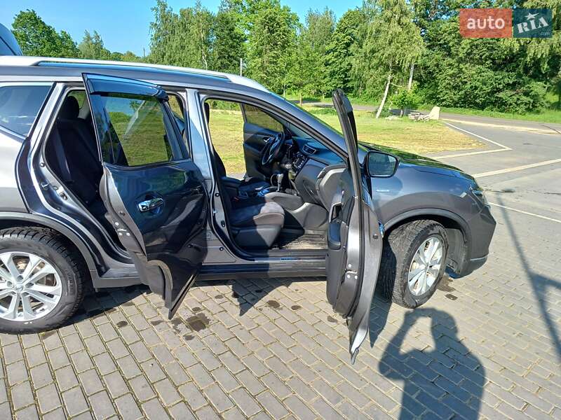 Позашляховик / Кросовер Nissan Rogue 2016 в Долині