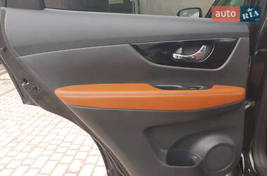 Внедорожник / Кроссовер Nissan Rogue 2019 в 