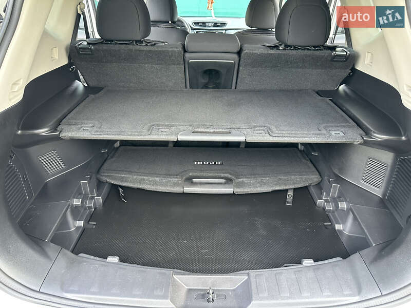 Позашляховик / Кросовер Nissan Rogue 2017 в Смілі