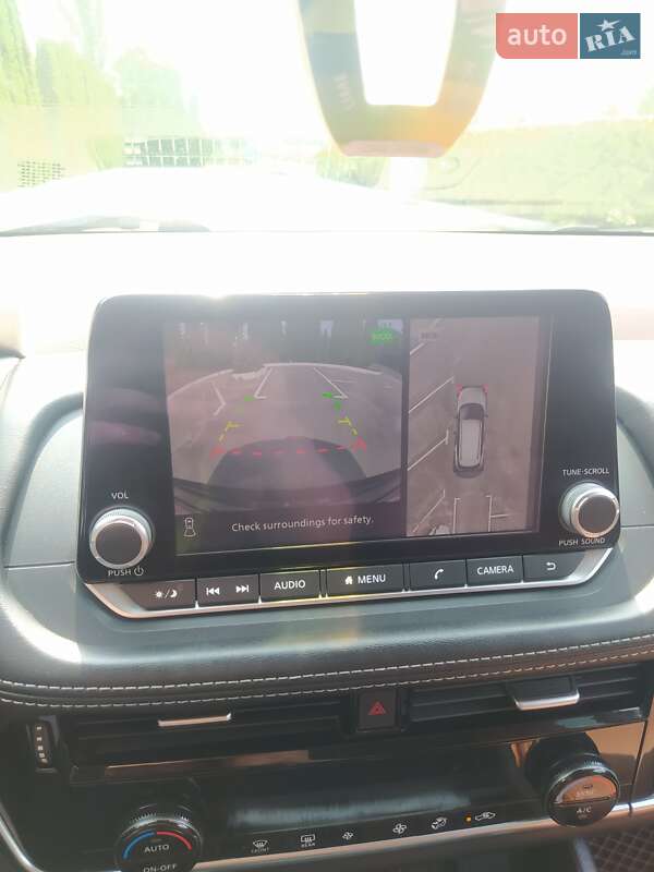 Внедорожник / Кроссовер Nissan Rogue 2021 в Киеве