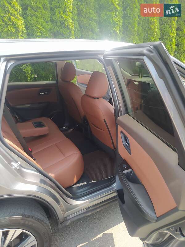 Внедорожник / Кроссовер Nissan Rogue 2021 в Киеве