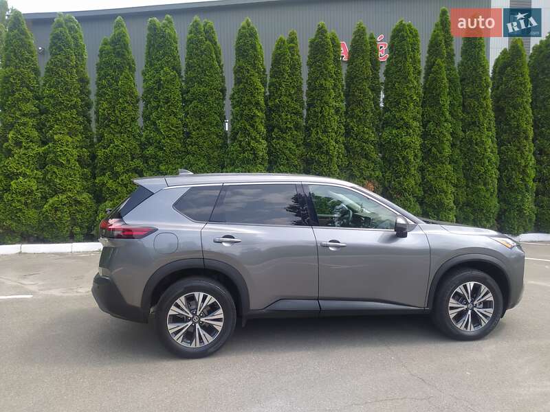 Внедорожник / Кроссовер Nissan Rogue 2021 в Киеве