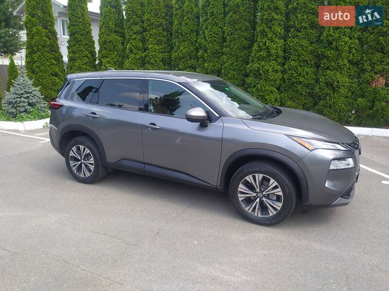 Внедорожник / Кроссовер Nissan Rogue 2021 в Киеве