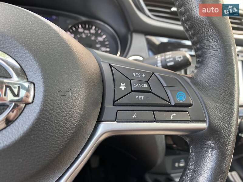 Внедорожник / Кроссовер Nissan Rogue 2018 в Хмельницком