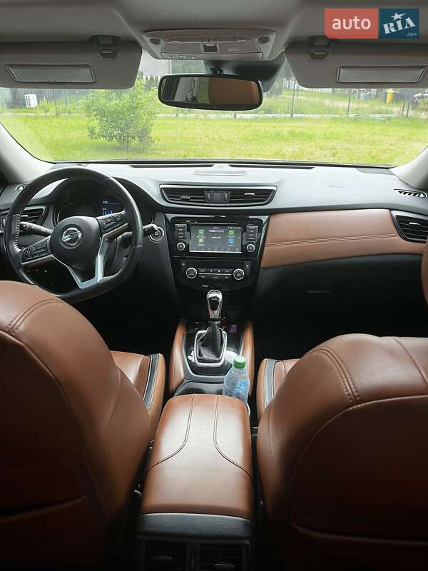 Позашляховик / Кросовер Nissan Rogue 2018 в Полтаві