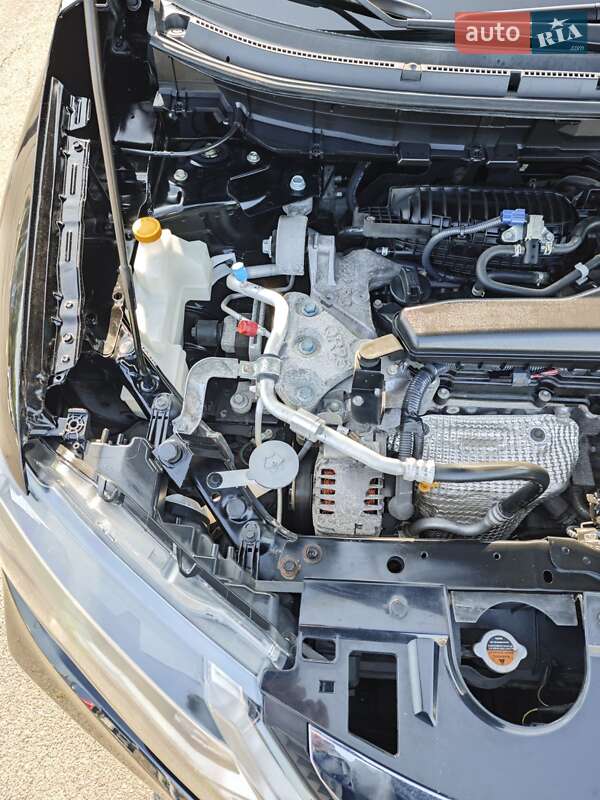 Позашляховик / Кросовер Nissan Rogue 2017 в Одесі