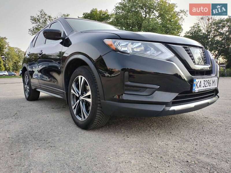 Позашляховик / Кросовер Nissan Rogue 2017 в Харкові