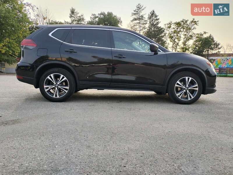 Позашляховик / Кросовер Nissan Rogue 2017 в Харкові