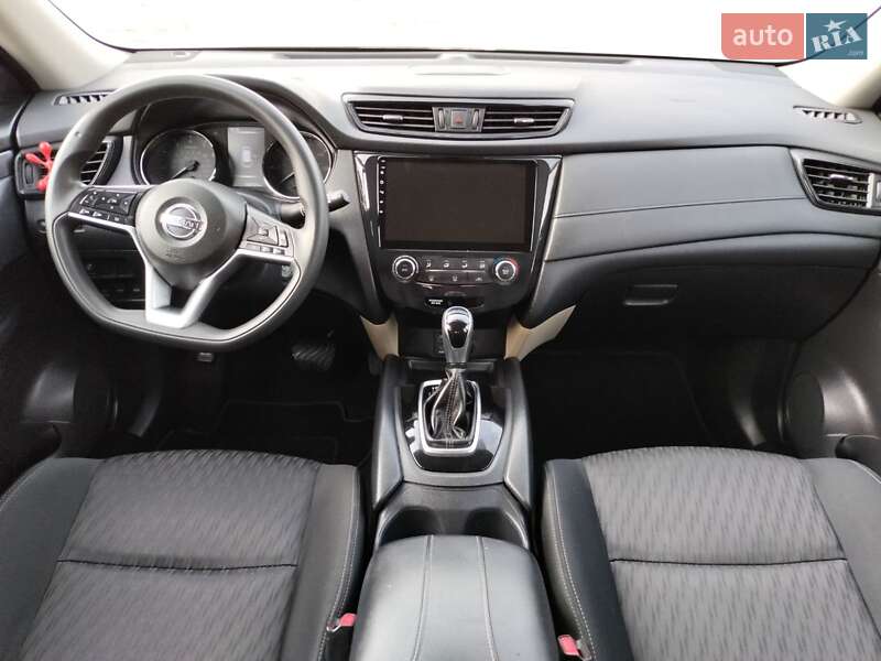 Позашляховик / Кросовер Nissan Rogue 2017 в Харкові