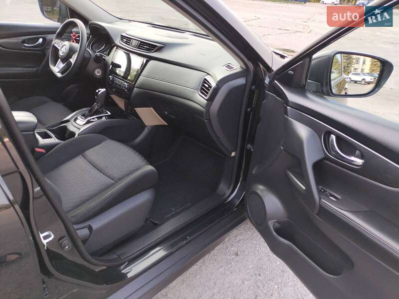Позашляховик / Кросовер Nissan Rogue 2017 в Харкові