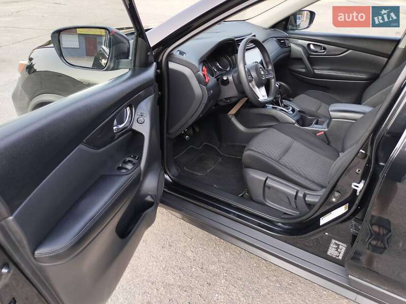 Позашляховик / Кросовер Nissan Rogue 2017 в Харкові