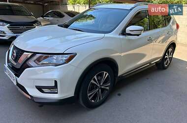 Позашляховик / Кросовер Nissan Rogue 2016 в Миколаєві