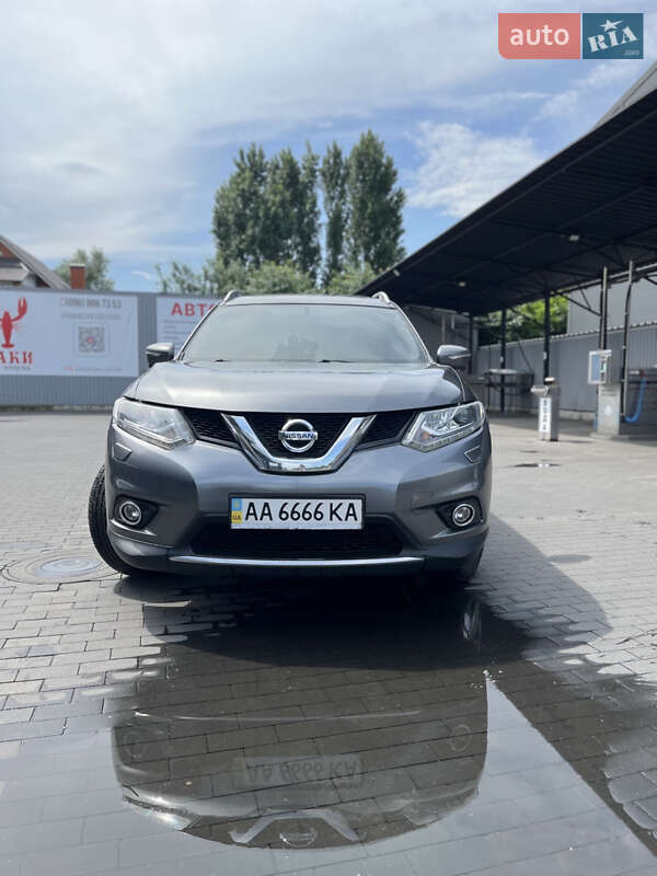 Позашляховик / Кросовер Nissan Rogue 2014 в Києві