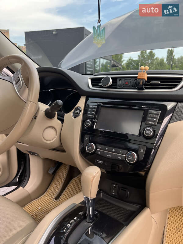 Позашляховик / Кросовер Nissan Rogue 2014 в Києві