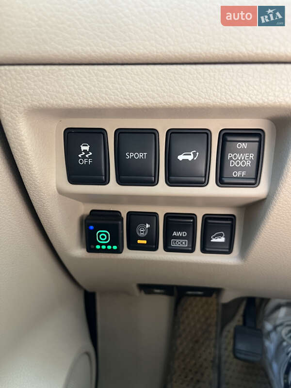 Позашляховик / Кросовер Nissan Rogue 2014 в Києві