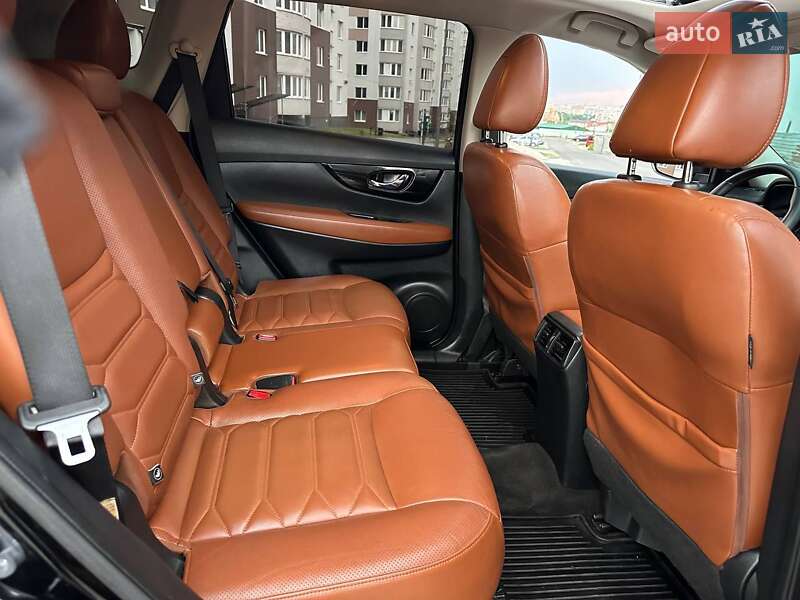 Позашляховик / Кросовер Nissan Rogue 2017 в Вінниці