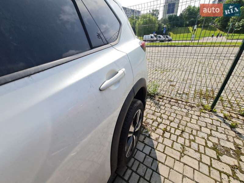Внедорожник / Кроссовер Nissan Rogue 2023 в Киеве