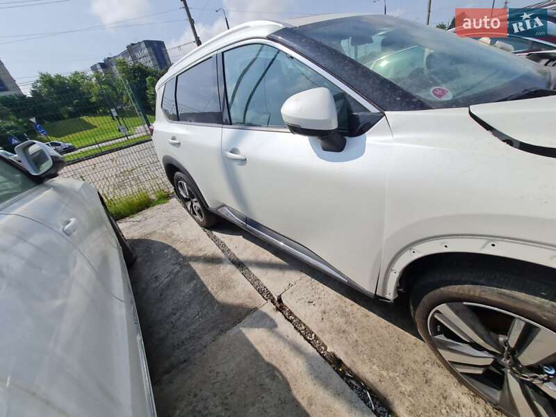 Внедорожник / Кроссовер Nissan Rogue 2023 в Киеве