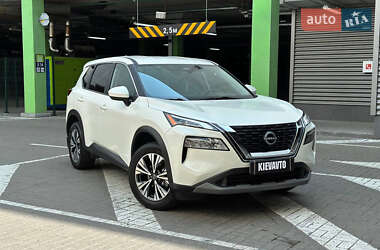 Внедорожник / Кроссовер Nissan Rogue 2023 в Киеве