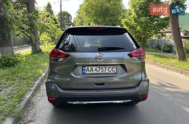 Внедорожник / Кроссовер Nissan Rogue 2018 в 