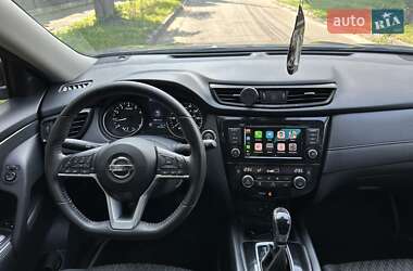 Внедорожник / Кроссовер Nissan Rogue 2018 в 