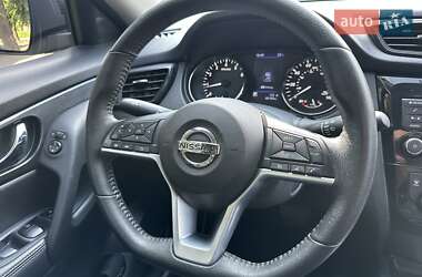 Внедорожник / Кроссовер Nissan Rogue 2018 в 