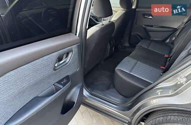 Внедорожник / Кроссовер Nissan Rogue 2023 в 