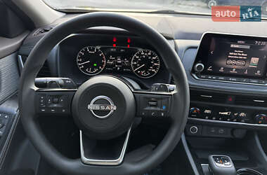 Внедорожник / Кроссовер Nissan Rogue 2023 в 