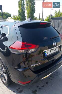Внедорожник / Кроссовер Nissan Rogue 2018 в 