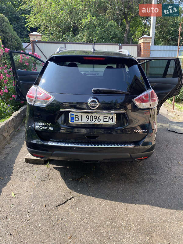 Позашляховик / Кросовер Nissan Rogue 2016 в Полтаві