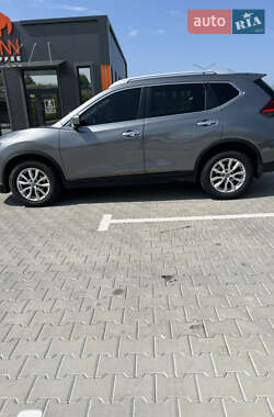 Внедорожник / Кроссовер Nissan Rogue 2016 в 