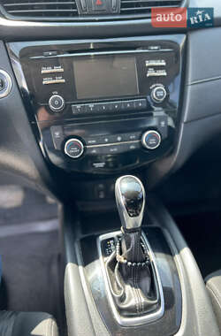 Внедорожник / Кроссовер Nissan Rogue 2016 в 