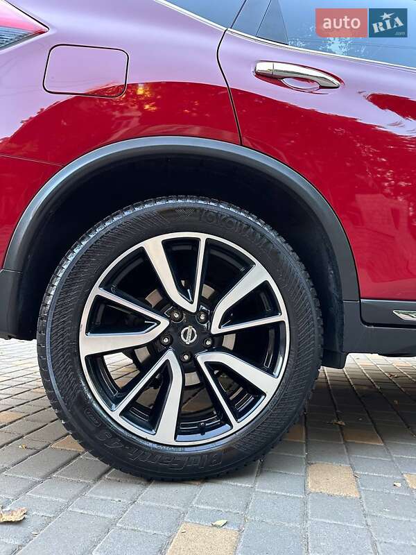 Внедорожник / Кроссовер Nissan Rogue 2017 в Одессе