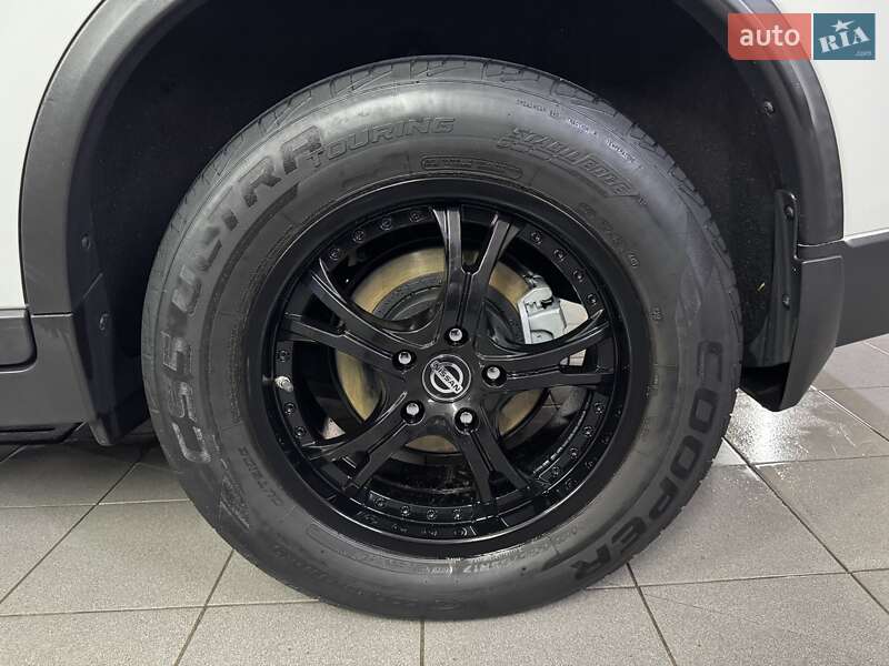 Позашляховик / Кросовер Nissan Rogue 2015 в Умані