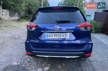 Внедорожник / Кроссовер Nissan Rogue 2017 в 