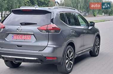 Внедорожник / Кроссовер Nissan Rogue 2019 в 