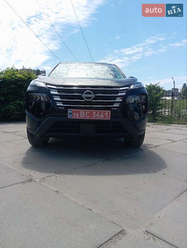 Позашляховик / Кросовер Nissan Rogue 2024 в 
