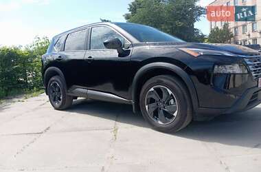Позашляховик / Кросовер Nissan Rogue 2024 в 