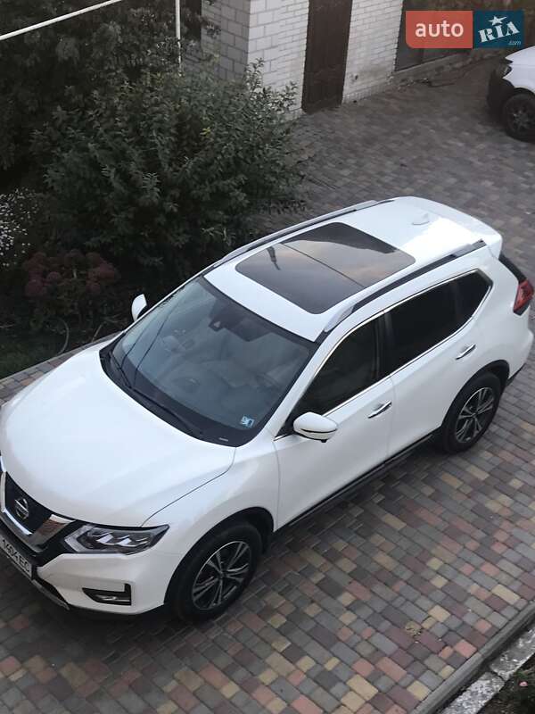 Позашляховик / Кросовер Nissan Rogue 2017 в Білій Церкві