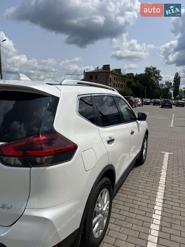 Позашляховик / Кросовер Nissan Rogue 2018 в Ромнах