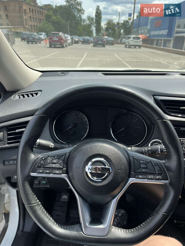 Позашляховик / Кросовер Nissan Rogue 2018 в Ромнах