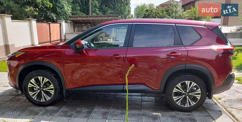 Позашляховик / Кросовер Nissan Rogue 2022 в Чернігові