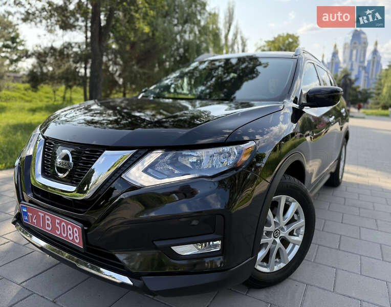 Внедорожник / Кроссовер Nissan Rogue 2019 в 