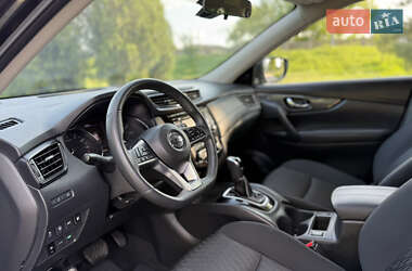 Внедорожник / Кроссовер Nissan Rogue 2019 в 