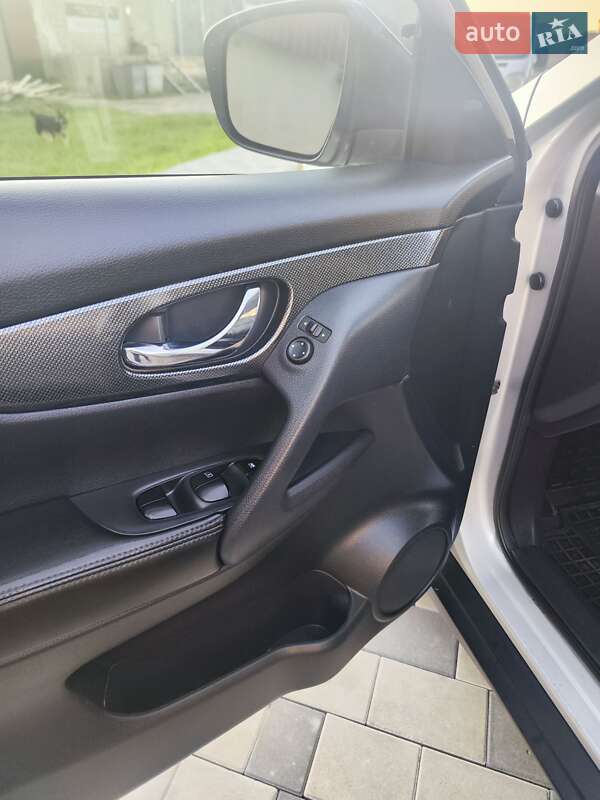 Внедорожник / Кроссовер Nissan Rogue 2014 в Сарнах фото 18 Внедорожник / Кроссовер Nissan Rogue 2014 в Сарнах